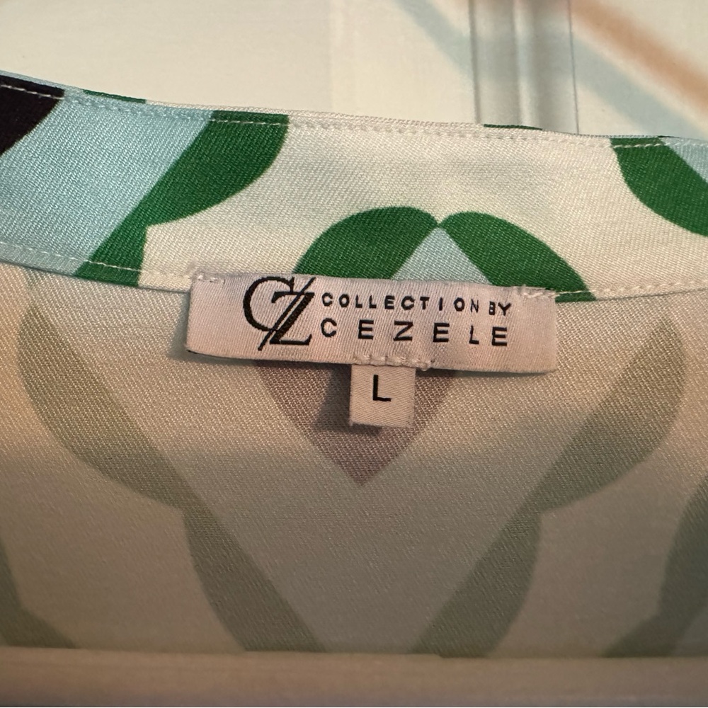 Maxi Dress with Green Geometric Print - Picture 6 of 6